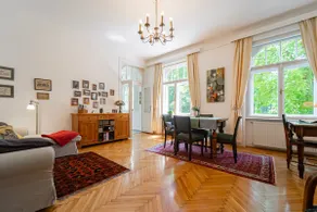 Boutique Home in a chestnut-lined street - Image 3