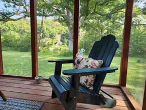 River Retreat in Mid-Modern Home in Park Setting - Image 4