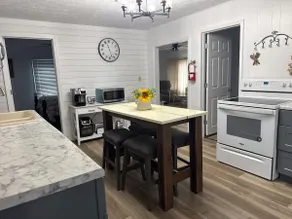 Eagle's Nest Lake Retreat - Image 3