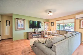Hugo Home, Direct Lake Access & Private Dock! - Image 4