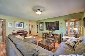 Hugo Home, Direct Lake Access & Private Dock! - Image 3
