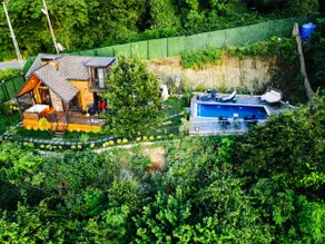 Lake view, heated pool, jacuzzi, electric fireplace - Image 3
