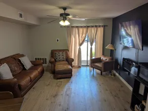 Cheerful 2-bedroom townhouse close to everything - Image 5
