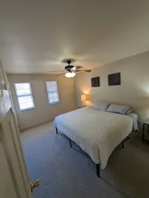 Cheerful 2-bedroom townhouse close to everything - Image 4