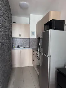 Free Netflix & Parking + AC - Image 5
