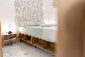 Close to the sea, old town. Luxurious apartment - Image 2
