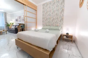 Close to the sea, old town. Luxurious apartment - Image 3