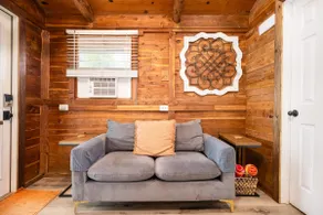 Cozy Cedar Waterfront Cabin 10 on Toledo Bend - Image 3