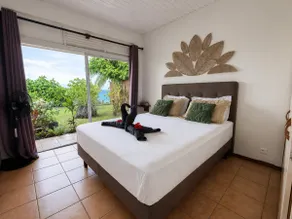 Large beachfront house - 3 bedrooms, air conditioning, beach access - Image 3