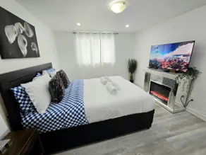 Luxe Hideaway: 98” Cinema + Arcade Game Room | YYZ - Image 5