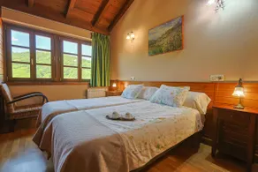 A rural house with a terrace and mountain views - Image 3