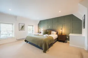 Historic cottage opposite Chepstow Castle - Image 2