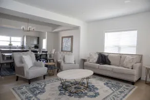 Lovely 5 BR Home 1 Block to MSQC - Sleeps 12+ - Image 4