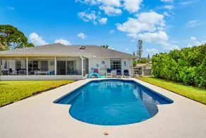 3/2 w Heated Salt Pool Getaway on Calusa - Image 2