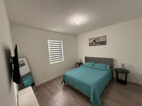 Charming one bedroom suite close to attractions - Image 2