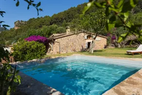 Beautiful house with mountain views - Image 2