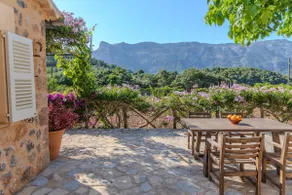 Beautiful house with mountain views - Image 5