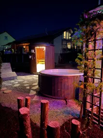 Cozy apartment with hot tub and sauna - Image 2