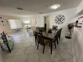 Beautiful 3/2 Condo w/Free Parking Fast WIFI - Image 3