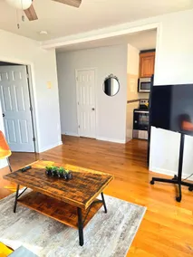 Bright NYC Apartment Near Manhattan • Free Parking - Image 3