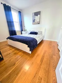 Bright NYC Apartment Near Manhattan • Free Parking - Image 5
