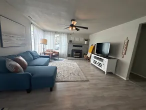 Lovely 3 bedroom 2 bath house . - Image 3