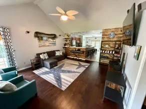 Cheerful Family Friendly 3 Bedroom Home - Image 3
