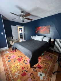 Bright City Home by the River, Soaker Tub, King Bd - Image 2