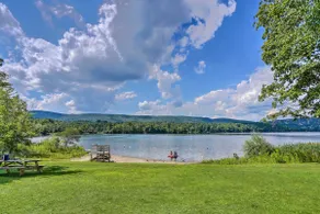 Stockbridge Home: Walk to Town Beach! - Image 3