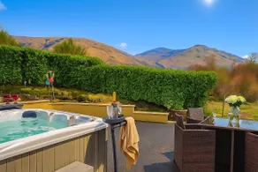 Highland Getaway w/ Hot Tub, Cinema & Log Fire - Image 5