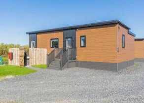 Lakeside Retreat VIP - Image 3