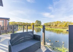 Lakeside Retreat VIP - Image 4