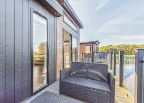 Lakeside Retreat VIP - Image 5