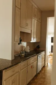 Spacious, Contemporary Loft Next to Green Bay - Image 2