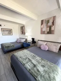 Scottsdale Studio, 2 Queen beds & Resort Pool Pass - Image 3