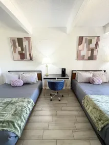 Scottsdale Studio, 2 Queen beds & Resort Pool Pass - Image 4