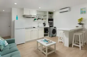 Apt 8 - Lovely 2 bedroom apartment near the beach - Image 4