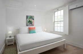 Apt 8 - Lovely 2 bedroom apartment near the beach - Image 5