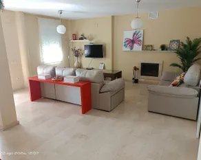 Fully equipped villa with a pool and large porch - Image 4