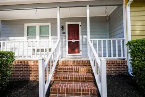 2-Story Townhouse with King Size Bed off Capital Blvd - Image 4