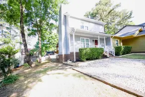 2-Story Townhouse with King Size Bed off Capital Blvd - Image 3