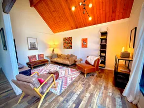Quirky Fun Chalet near SNP, Skiing, and Wineries - Image 2