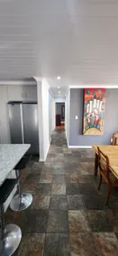Comfortable 3 bedroom, 6 sleeper home 1km from N1. - Image 3