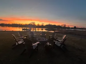 Chesapeake Waterfront-3 En Suites-Fire Pit-Kayaks - Image 2