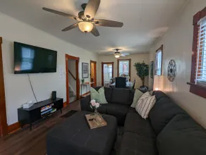 Vicky's Place | Pet Friendly w/Yard & Parking - Image 3