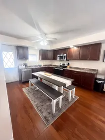 15 minutes to Quincy! - 3 bedroom/2 Full Bath - Image 4