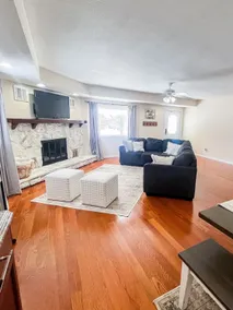 15 minutes to Quincy! - 3 bedroom/2 Full Bath - Image 3