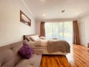 Modern 4 Bedrooms Townhouse@ Forde & Free Parking - Image 4