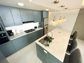 Spacious apartment right on the water in Salinas - Image 3