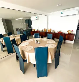 Spacious apartment right on the water in Salinas - Image 4